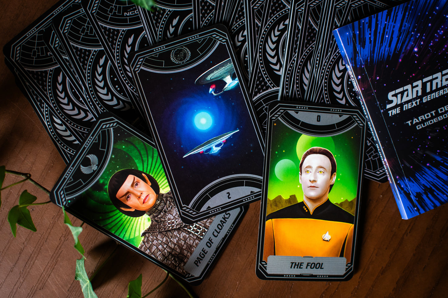 Star Trek: The Next Generation Tarot Deck and Guidebook